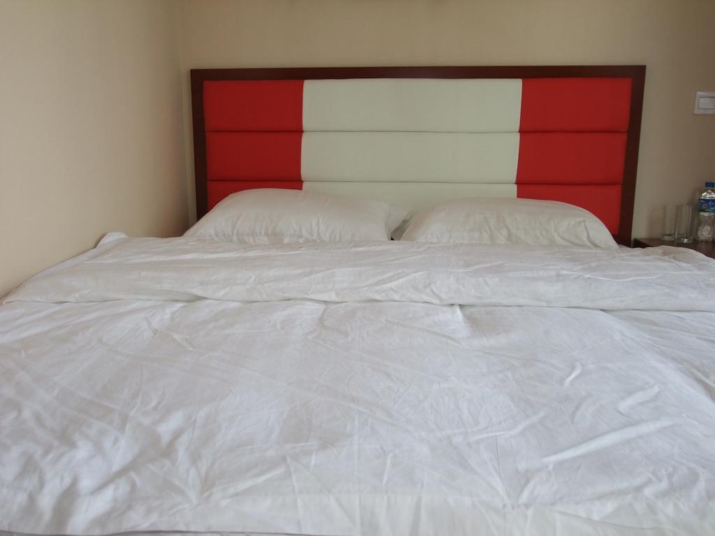 Chun Tian Hui Gu Holiday Hotel Kunming Room photo